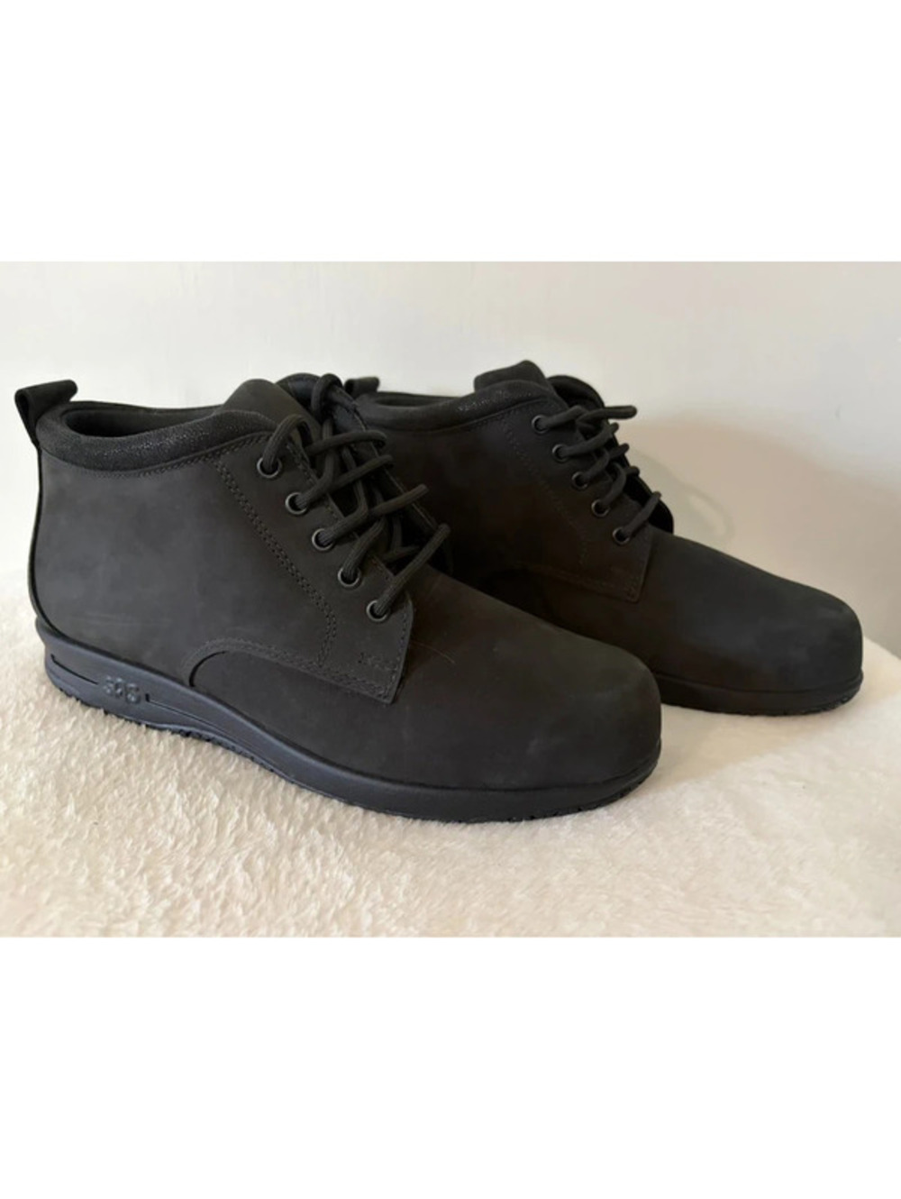 Women’s Work Boots SAS Alpine 9 S Black Leather Slip Resistant Work Boots NWOT